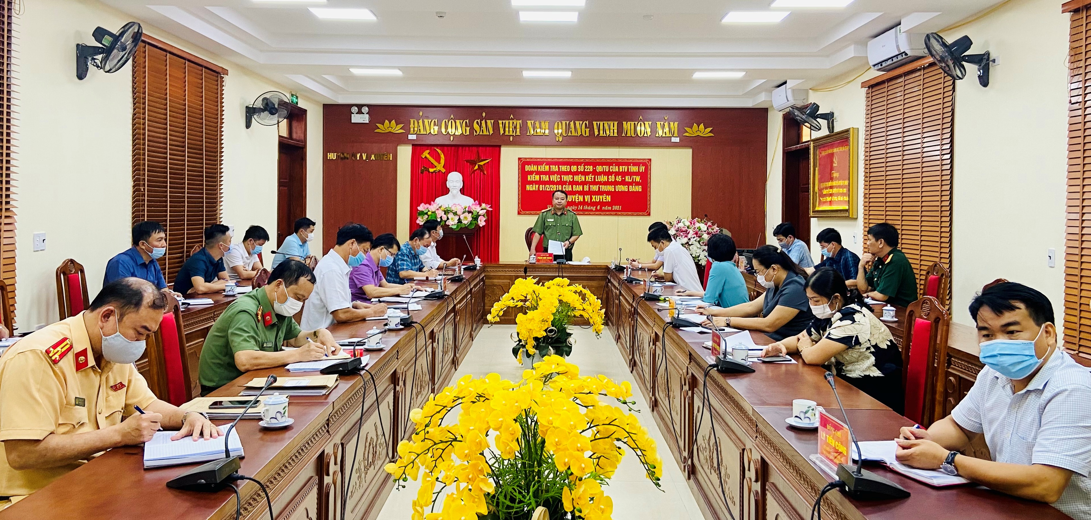 Đoàn kiểm tra theo Quyết định số 228 – QĐ/TU của Tỉnh uỷ làm việc tại huyện Vị Xuyên