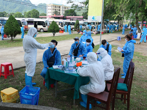 2039 lao động trở về từ Bắc Giang có kết quả xét nghiệm SARS-CoV-2 âm tính lần 1